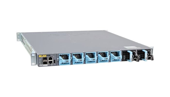 Juniper Networks QFX Series QFX5100-48T - 48x 10GB Ethernet RJ45 Ports